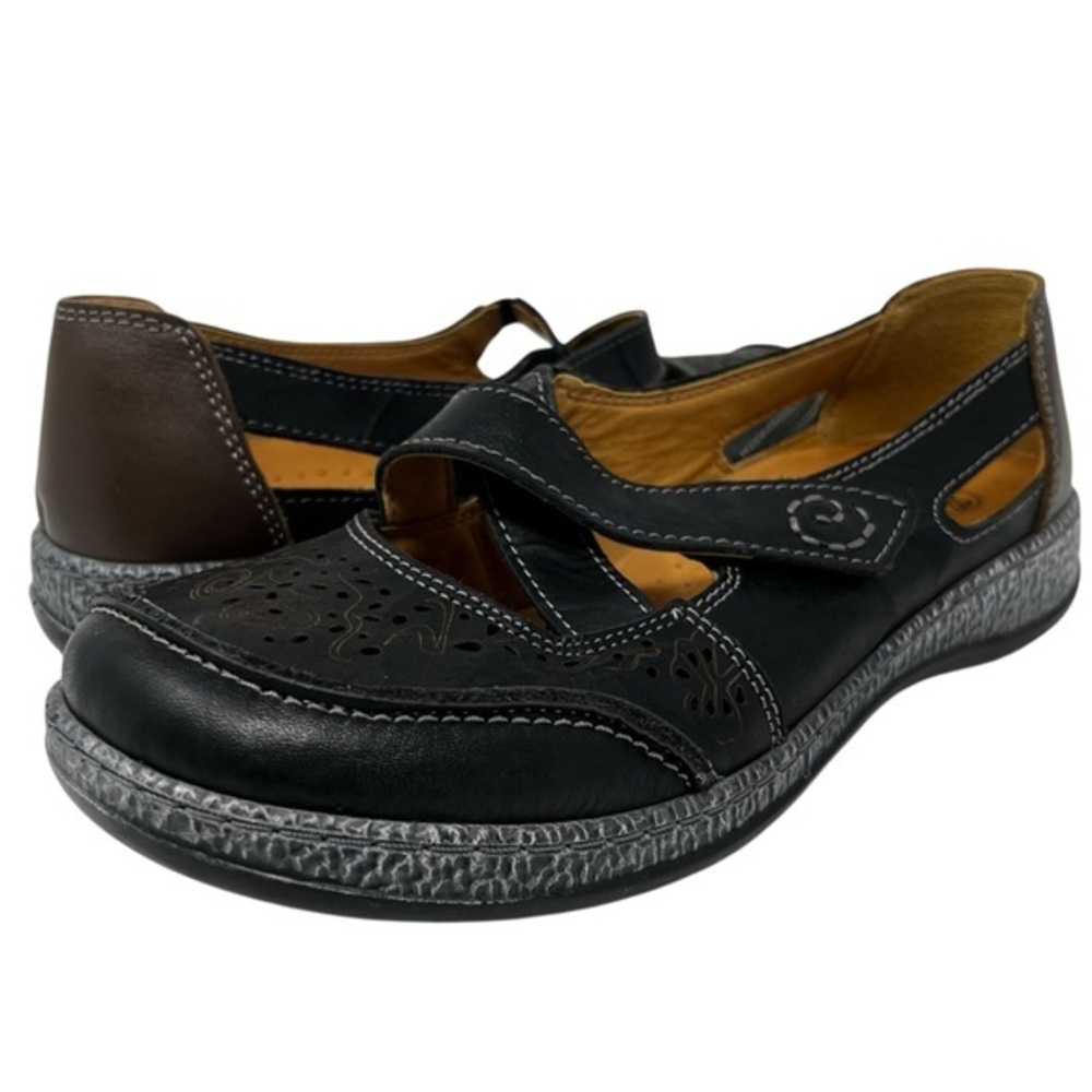 Spring Step Black and Brown Flats